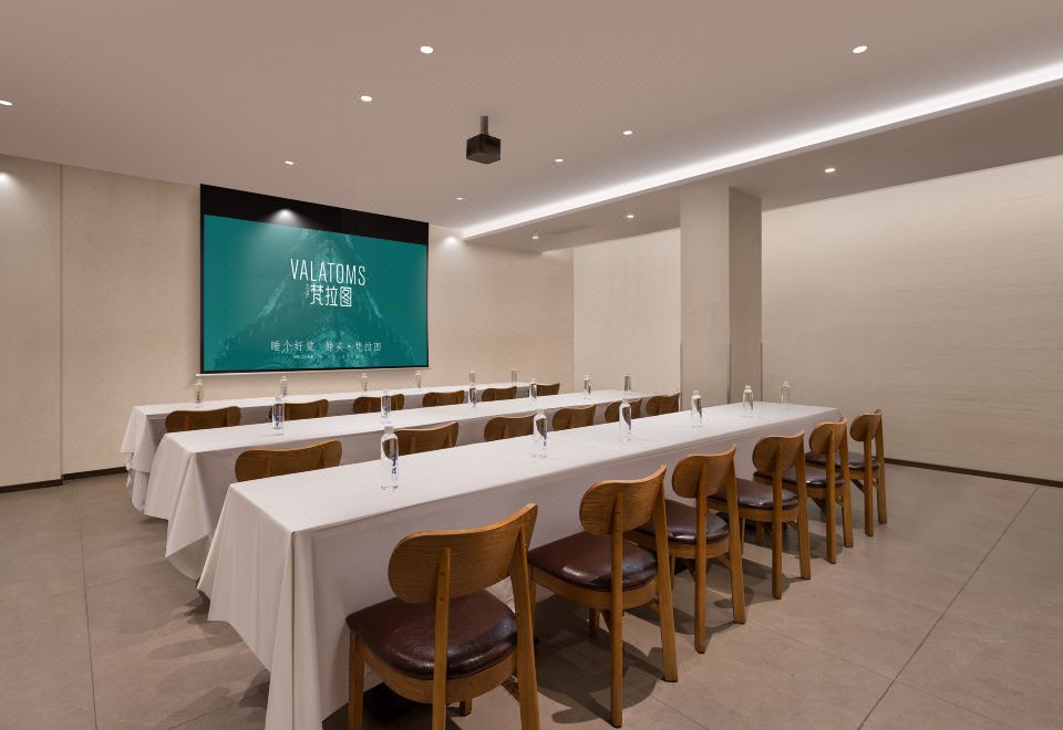 2. 반 라투 호텔..