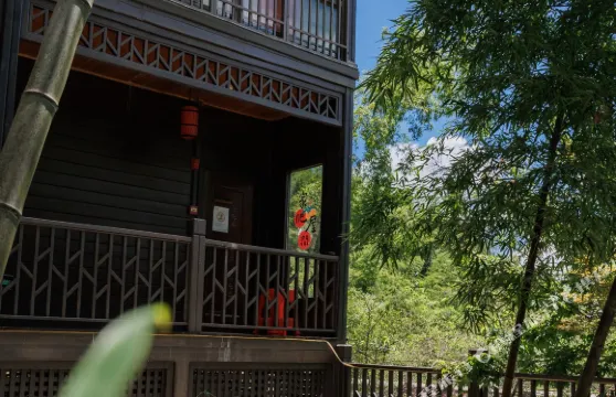 藍山雲冰山西風寨客棧