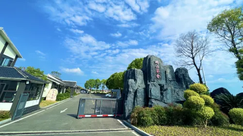 Dongshan Guest House Hotels in Ezhou