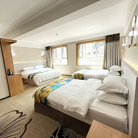 Longhu Hotel