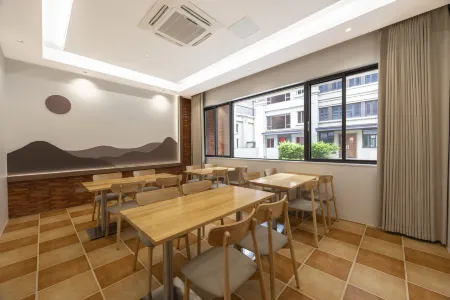 Quanying Boutique Homestay Отели рядом с достопримечательностью «All Love Park Ocean Kingdom»