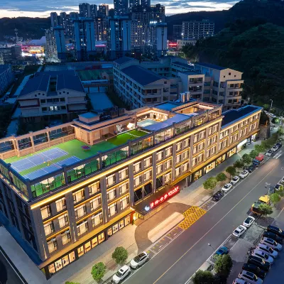 Xiaoxiang Yunmeng International Hotel (Tuojiang Branch, Fenghuang Ancient Town Scenic Area) Hoteles cerca de Southern Great Wall