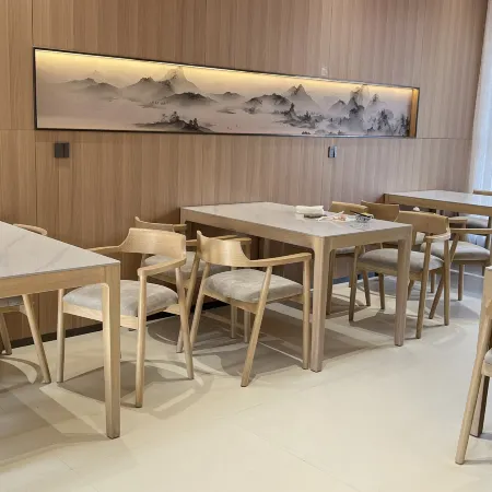 Heyuan Dongyuan Yijing Hot Spring Hotel