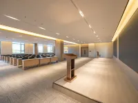 Lifeng Hotel (Kangping Wolonghu Shunshan Road Branch) - parking