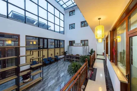 Miaoshe Chinese Inn (Wutai Mountain Wuye Temple) Отели рядом с достопримечательностью «Shiziwo Temple»