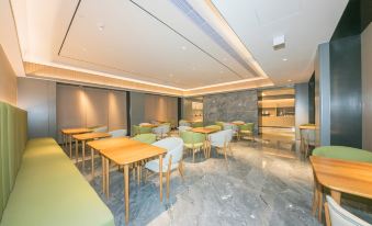 Ji Hotel (Beijing Jiuxianqiao 798 Art District)