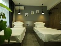 锦州和平路宾馆 - 优雅双床间