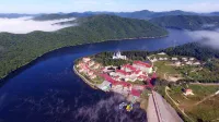 通化振國養生谷壹號莊園 魚中魚水族釣具精品附近的飯店