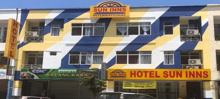 Sun Inns Permas Jaya Hoteles en Plentong
