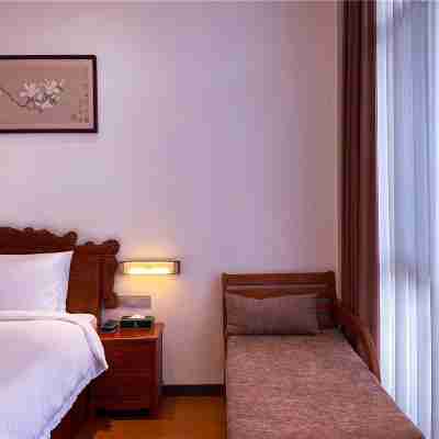 Zixuan Holiday Hotel Rooms