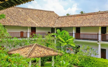 The Fortress Resort & Spa Отели рядом с достопримечательностью «Stilt Fisherman»