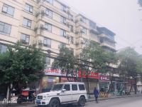 如家酒店(成都华西医大省体育馆地铁站店) - 酒店外部