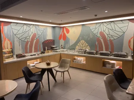 Homeinn Hotel (Shenyang City Government Avenue Xita North Market) Отели рядом с достопримечательностью «CPC's Manchuria Provincial Committee Site»