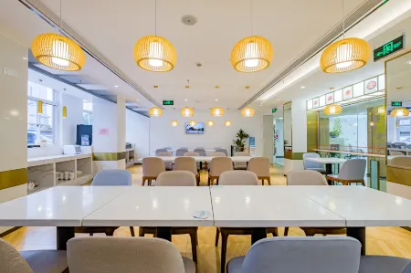 Greentree Inn (Shanghai Jingan) Отели рядом с достопримечательностью «Историко-культурный район Юаньлун»