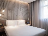 桔子酒店(北京雍和宫和平里北街地铁站店) - 极简时光大床房