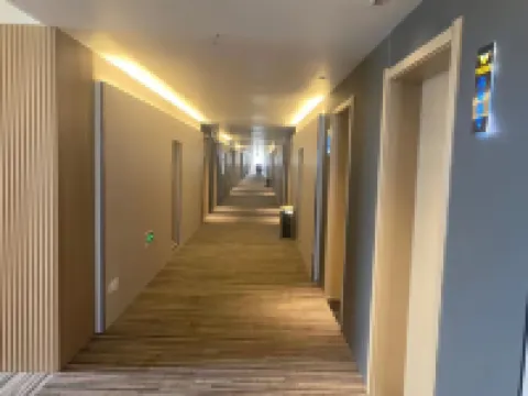 Wanjia Zhenxuan Hotel (long distance bus station)