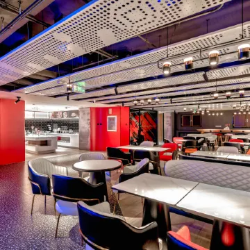 Ibis Hotel (Harbin Central Street Airport Bus Station Hotel) Отели рядом с достопримечательностью «Jingyang Pedestrian Street (Daxin Street)»