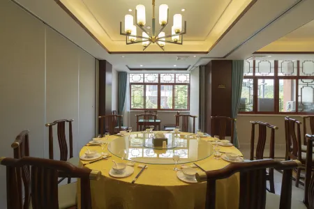 Wanfulou Hotel Отели рядом с достопримечательностью «Yuanfu Wanning Palace»