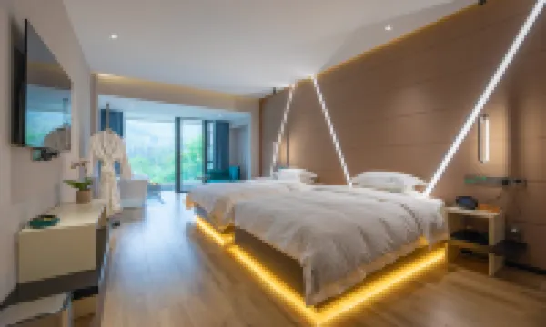 Jiangzuo Fenghuang Guesthouse (Yixing Zhuhai) Hotels near Taozu Sacred Site