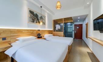 Floral Hotel·Huashan Qishan Guesthouse (Huashan Scenic Area Visitor Center)