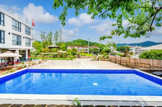 Fuyang Mountain Yuzhuyuan Meisu (Nanshan Zhuhai Branch) Hotels near Nan Mountain Drifting