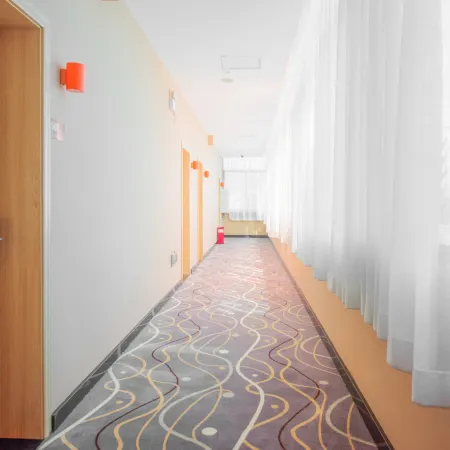 7 Days Premium Hotel (Lincang Bus Station City No.1 Middle School Branch)