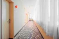 7 Days Premium Hotel (Lincang Bus Station City No.1 Middle School Branch)