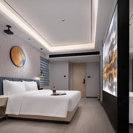 FUNMEE Hotel (Huarong People's Square County Government, Yueyang)