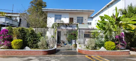 Zhongshan Fengjiang Xiaozhu B&B (Sun Yat-sen's Former Residence) Отели рядом с достопримечательностью «Cuihengcun»