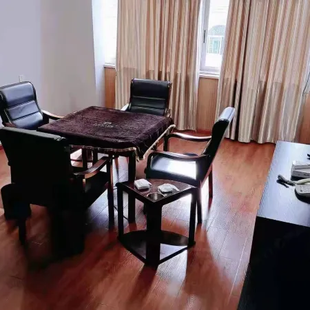 Luoluo Hotel
