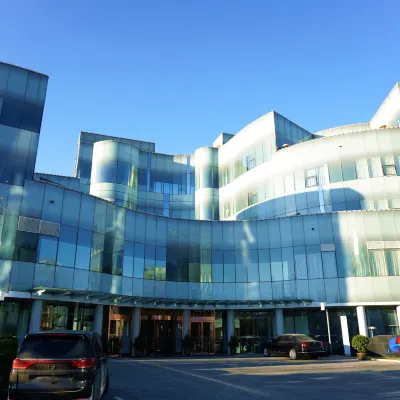 Zhongguancun Life Science Park International Conference Center Hotels near Pingxifu Station