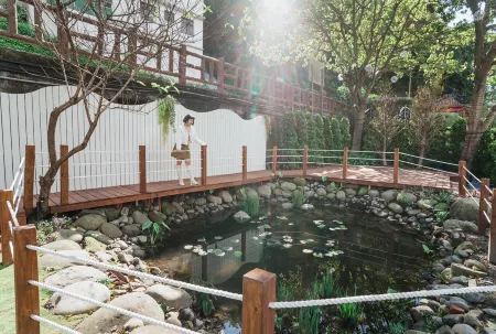 Inn Rose Отели рядом с достопримечательностью «Тематический парк для малого народа»