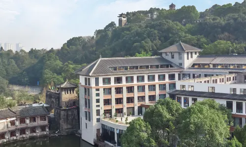 Howard Johnson Yilin Hotel