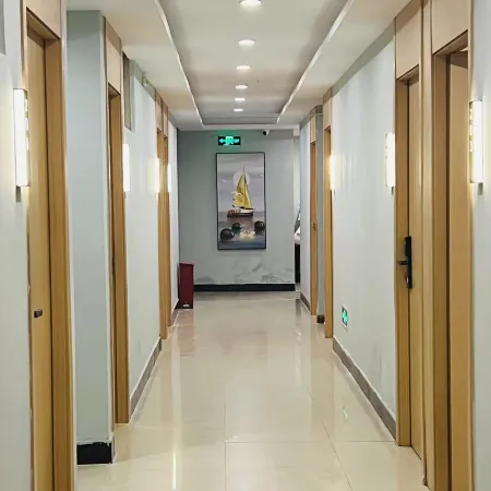 Nanchang Yijiaren Business Hotel (Nanchang University Yi Affiliated Hospital)