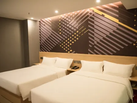 IU Hotel (Yangxincheng East People's Hospital Branch)