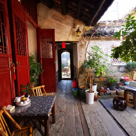 Liang's Shuwu Hotel Отели рядом с достопримечательностью «Крепость Дапэн»