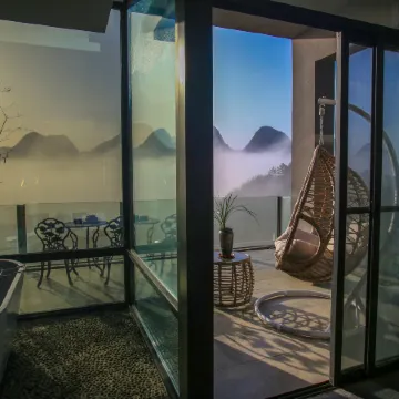 Libo Xiaoqikong Xinyue Art Flower Inn