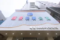 Yujing Light Luxury Apartment (Haifeng Food Street Branch)