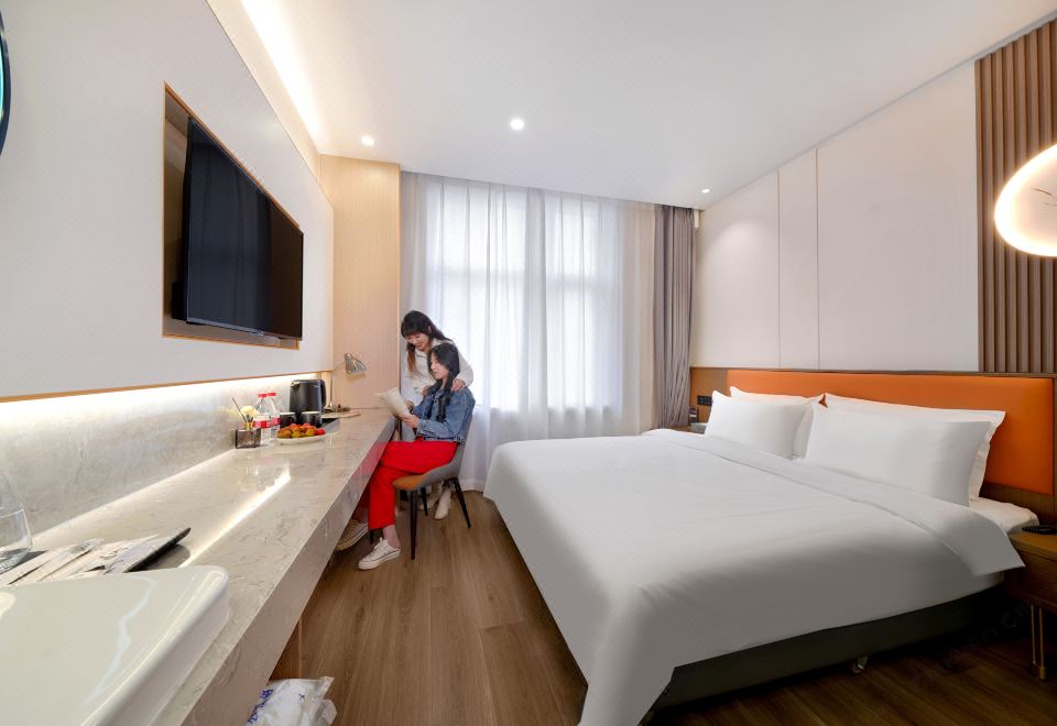 3. 추워 호텔 (자..