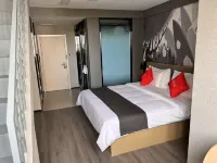 Bocheng Holiday Hotel (Hulunbuir Ancient City) - parking