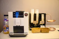 EZBoomtel (Ningbo Qianyang Electric Business Park Changxing Road Subway Station)