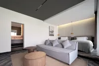 那拉提嶺上雲精品民宿