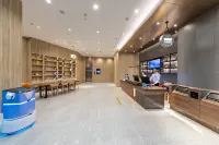 皇馬假日飯店（深圳北站6979商業中心店）