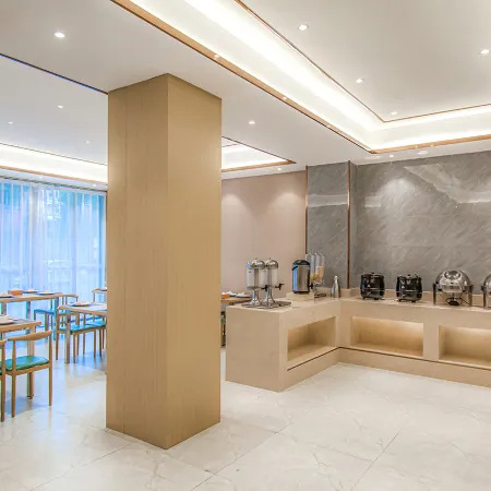 Yuejia Werner Hotel (Yichun Shanggao Yinhai Shopping Plaza)