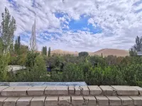Dunhuang North Poe B&B - Mountain view