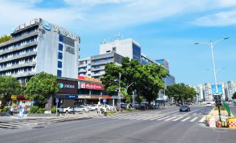 Hanting Hotel (Shenzhen Xixiang Taoyuan Subway Station)