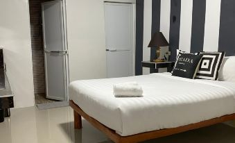 5. RedDoorz..