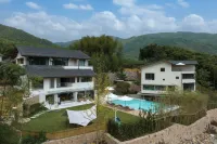 Two Groundhog Moganshan Wild Luxury Private Soup Holiday Home Hotels near Moganshan Xiantan Water Park