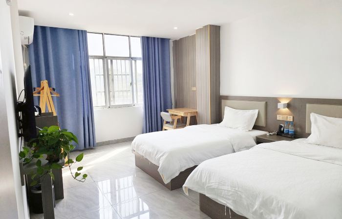 Pengze Yunhe Business Hotel