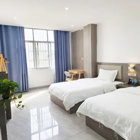 Pengze Yunhe Business Hotel